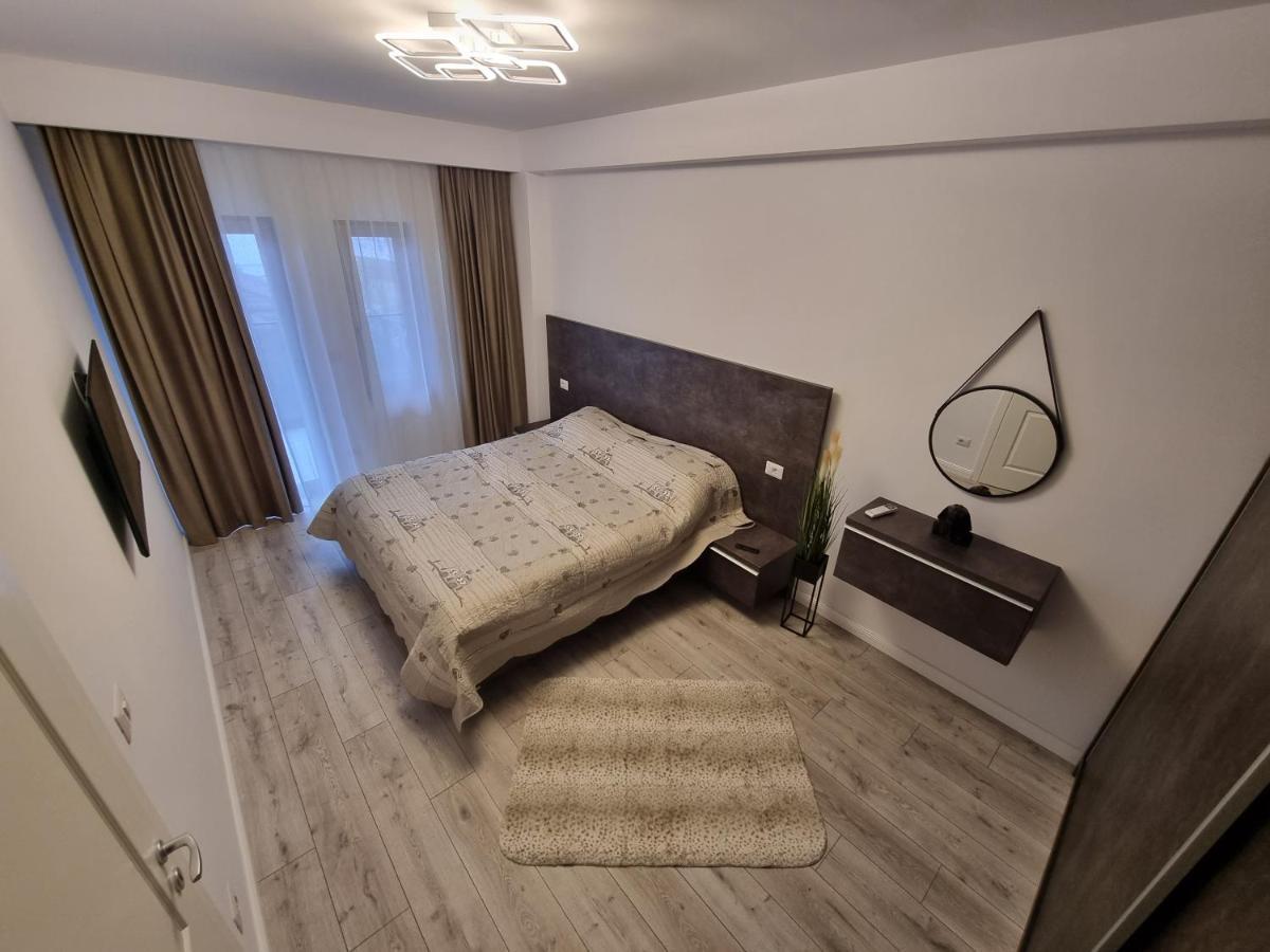Apartament Mihai Cassas Residence ไกรโอวา ภายนอก รูปภาพ