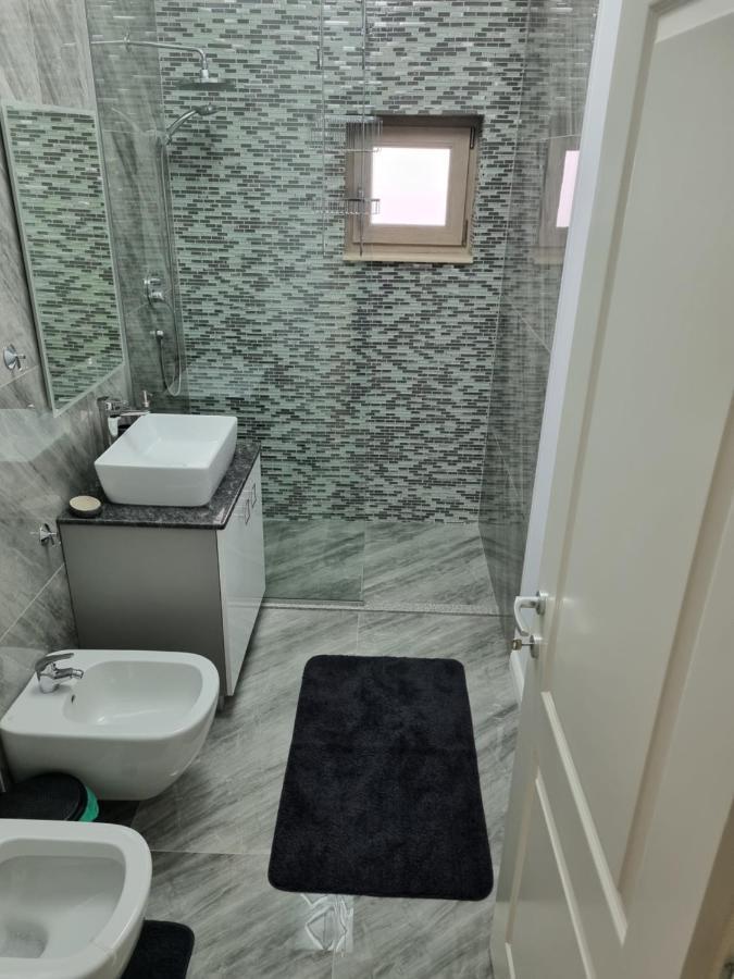 Apartament Mihai Cassas Residence ไกรโอวา ภายนอก รูปภาพ
