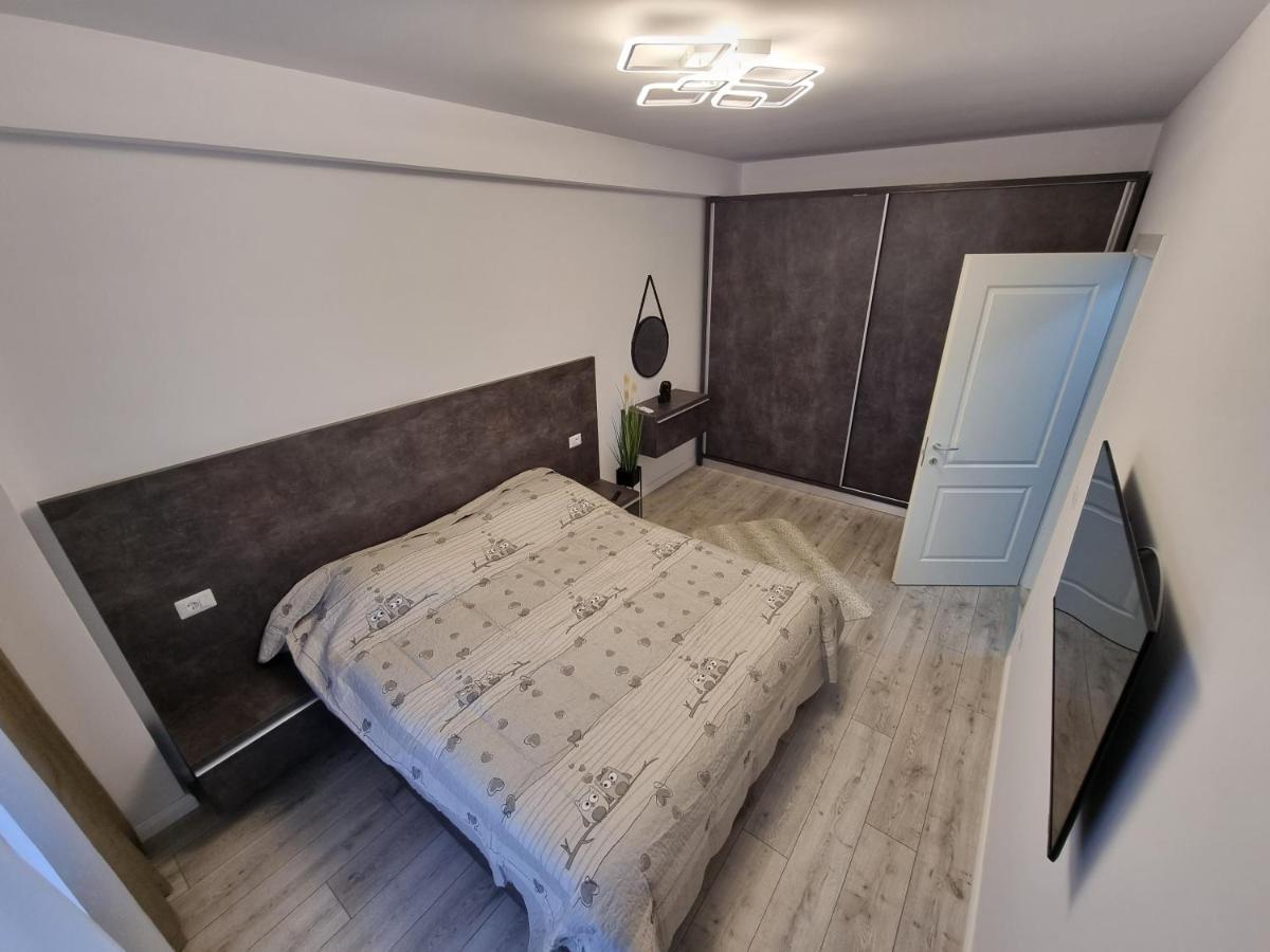 Apartament Mihai Cassas Residence ไกรโอวา ภายนอก รูปภาพ